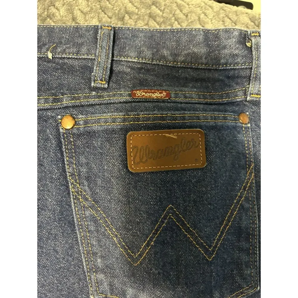 Wrangler Cowboy Cut Jeans Men's 42x34 Blue Denim Relaxed Fit Straight Streetwear